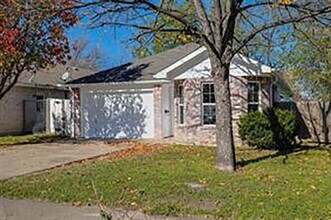 1021 Stella St in Fort Worth, TX - Building Photo - Building Photo
