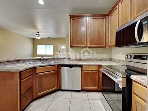 11709 W Jefferson St in Avondale, AZ - Foto de edificio - Building Photo