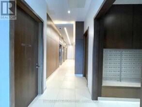 188 Fairview Mall Dr in Toronto, ON - Building Photo - Building Photo