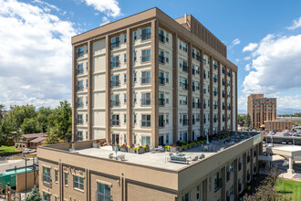 Bella Vita Senior Living in Aurora, CO - Foto de edificio - Building Photo