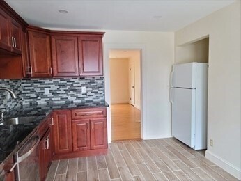 110 Clay St in Quincy, MA - Building Photo - Building Photo