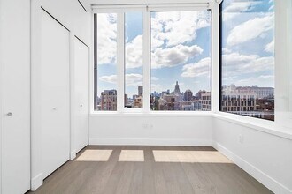 200 E 23rd St in New York, NY - Building Photo - Building Photo