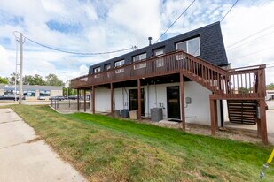 810 E 18th St, Unit 810 in Cedar Falls, IA - Building Photo