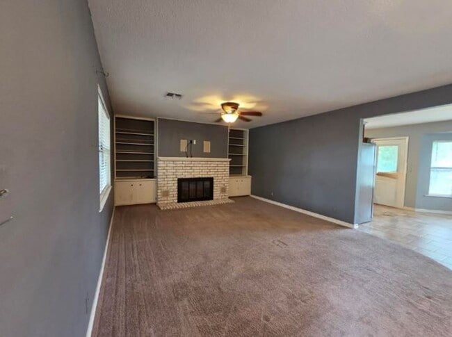 112 Broadmoor Dr in Fredericksburg, TX - Building Photo - Building Photo