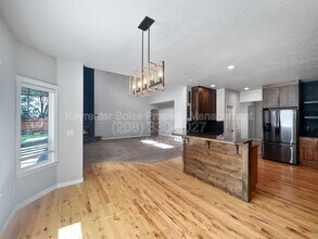 345 E Kite Dr in Eagle, ID - Building Photo - Building Photo