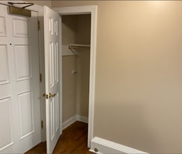 100 W Court St, Unit 1D in Greenville, SC - Foto de edificio - Building Photo