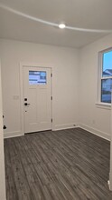 12517 Penguin Path in Manor, TX - Foto de edificio - Building Photo