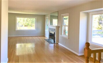 9752 Evanston Ave N in Seattle, WA - Building Photo - Building Photo