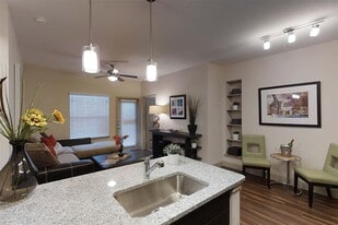 4604 Cypresswood Dr in Spring, TX - Building Photo