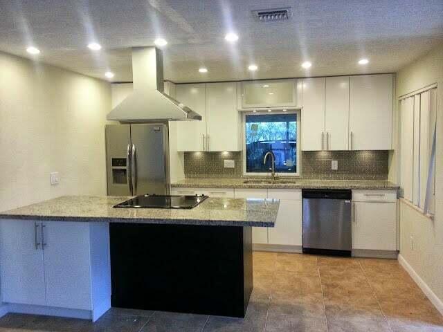 130 W Ocean Dr in Boynton Beach, FL - Foto de edificio