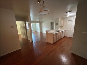 5455 Vineland Rd in Orlando, FL - Foto de edificio - Building Photo