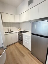 1320 Drexel Ave in Miami Beach, FL - Foto de edificio - Building Photo