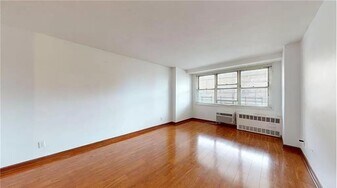 35 Seacoast Terrace in Brooklyn, NY - Building Photo