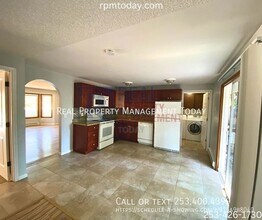 8220 143rd St Ct NW in Gig Harbor, WA - Building Photo - Building Photo