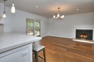3994 Maricopa Dr in Santa Barbara, CA - Building Photo - Building Photo