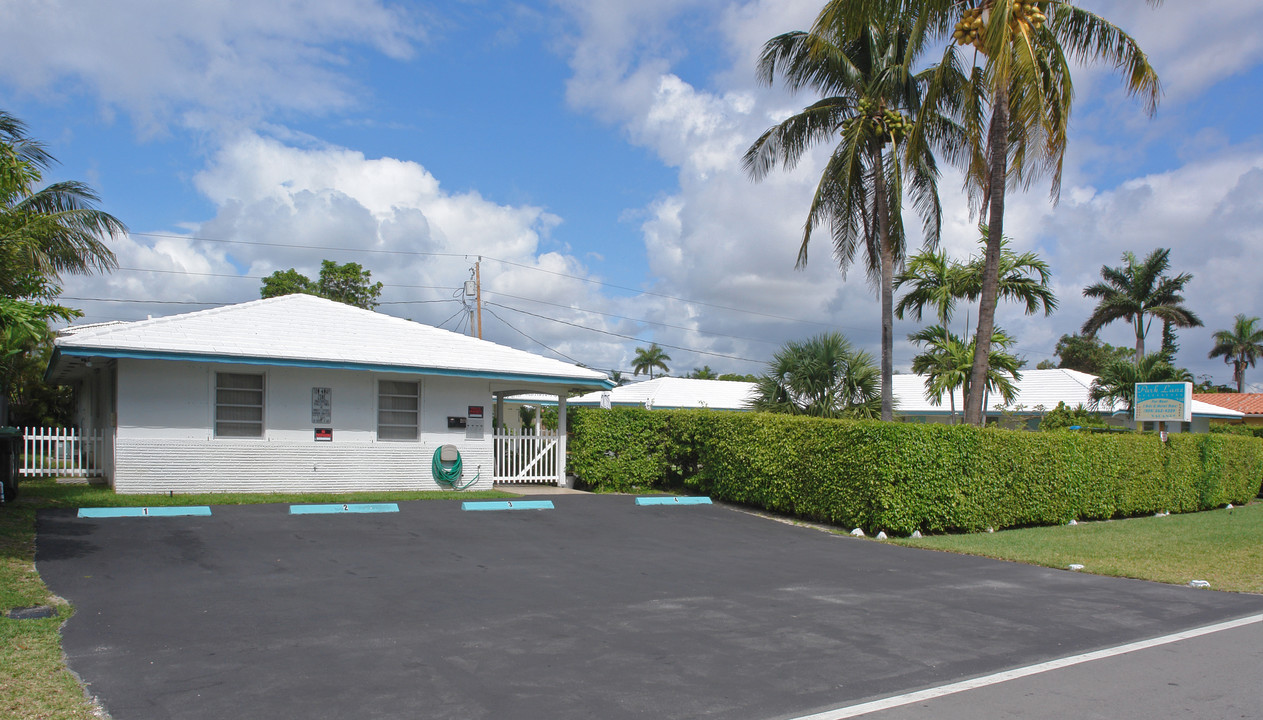 Beachside Villas in Fort Lauderdale, FL - Foto de edificio