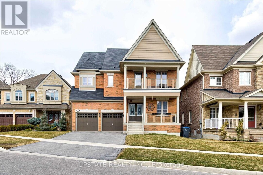 7 ASHCREEK Dr in Brampton, ON - Building Photo