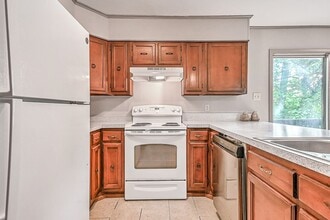 252 Wildwood Dr in Bristol, TN - Building Photo - Building Photo