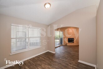 10785 Las Colinas Way in Jacksonville, FL - Foto de edificio - Building Photo