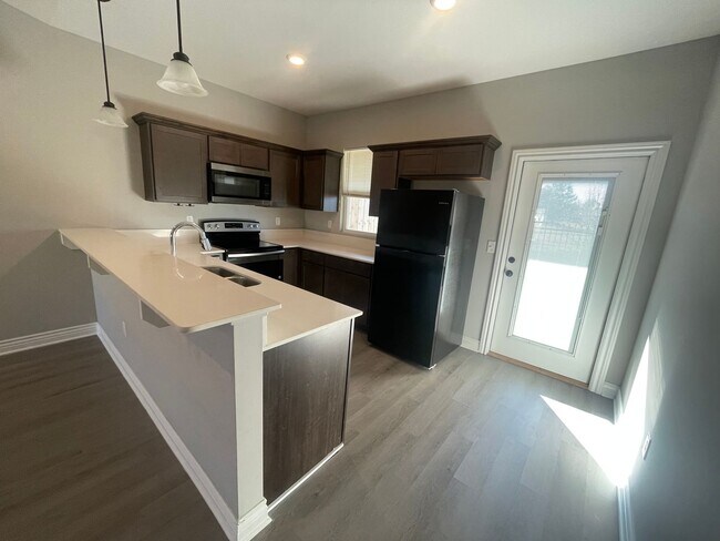 5501-5503 N Edwards Cir in Wichita, KS - Building Photo - Building Photo