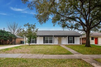 5642 Cartagena St in Houston, TX - Building Photo - Building Photo