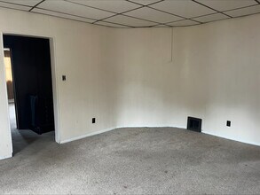334 Liberty St, Unit 1st Floor - 1 Bedroom in Butler, PA - Foto de edificio - Building Photo