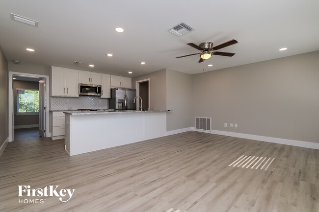 9479 Purdy St in Spring Hill, FL - Building Photo - Building Photo