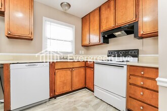 2407 Phoenix Dr in Greensboro, NC - Building Photo - Building Photo