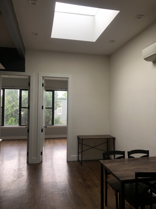 1915 Palmetto St, Unit 2R in Ridgewood, NY - Foto de edificio - Building Photo