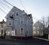 122-124 Mawney St in Providence, RI - Foto de edificio - Building Photo