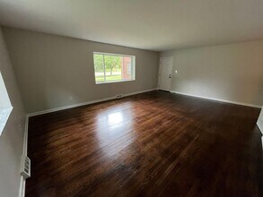 3677 N High St-Unit -A in Columbus, OH - Building Photo - Building Photo