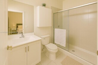 10711 W 32nd Ln in Hialeah, FL - Building Photo - Building Photo