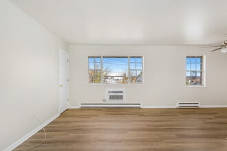 145 Arnot St, Unit 4 in Lodi, NJ - Foto de edificio - Building Photo