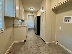 620 Drury Ln in Wichita, KS - Building Photo - Building Photo