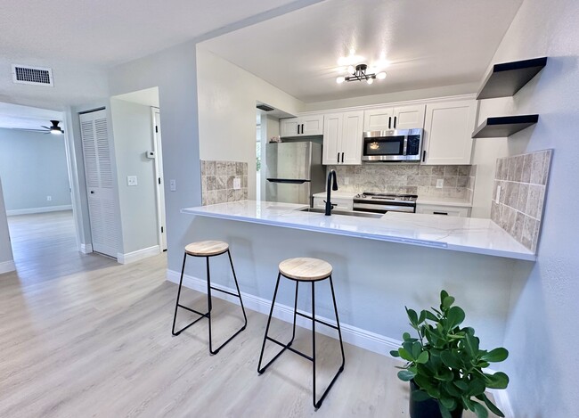 property at 4915 W McElroy Ave