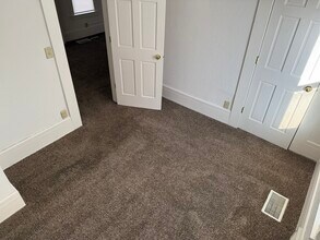 684 Hawthorne Ave E, Unit Unit1LowerLevel in St. Paul, MN - Foto de edificio - Building Photo