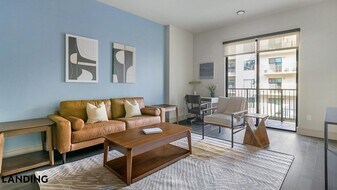 1414 Wood Hollow Dr, Unit 633 in Houston, TX - Building Photo