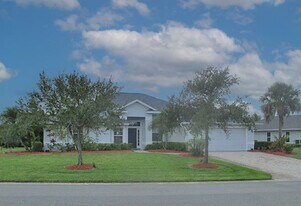 935 Southlakes Way SW in Vero Beach, FL - Building Photo