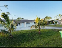 1387 Hernando St in Naples, FL - Building Photo