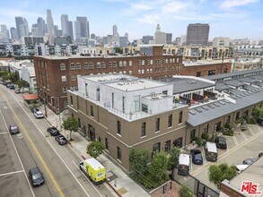 940 E 2nd St in Los Angeles, CA - Building Photo - Building Photo