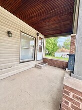 215 S Pine St in Mishawaka, IN - Foto de edificio - Building Photo