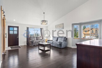 8115 77th Ave NE in Marysville, WA - Building Photo - Building Photo