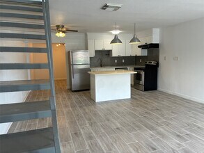 2687 Marilee Ln in Houston, TX - Building Photo - Building Photo