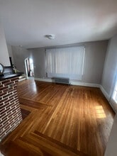 15 Pershing St in Cranston, RI - Foto de edificio - Building Photo