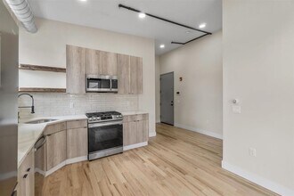 21 W 20TH St in Bayonne, NJ - Building Photo - Building Photo