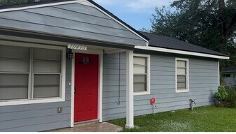 10430 Wicklowe St in Houston, TX - Building Photo
