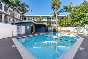 Rosecrans in Gardena, CA - Building Photo