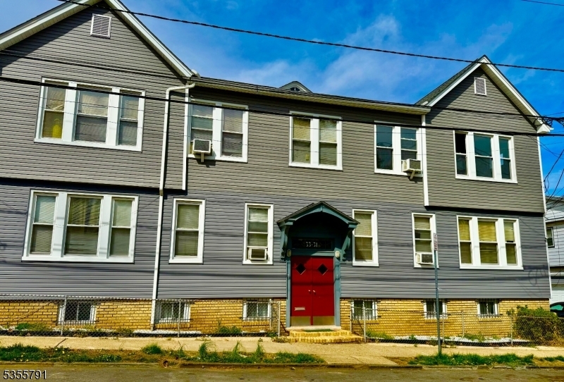 33/31 Lenox St in Newark, NJ - Building Photo