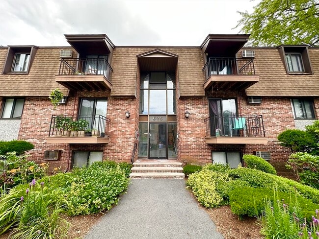 property at 625 W Lowell Ave