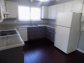 2127 Hopkins Dr in Sterling Heights, MI - Building Photo - Building Photo